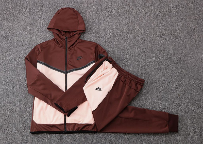 Conjunto de Moletom Nike Sportswear Tech Fleece Marrom