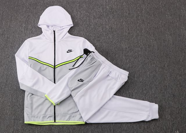 Conjunto de Moletom Nike Sportswear Tech Fleece Branco e Cinza