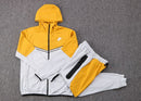 Conjunto de Moletom Nike Sportswear Tech Fleece Laranja e Cinza