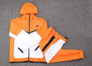 Conjunto de Moletom Nike Sportswear Tech Fleece Laranja e Branco