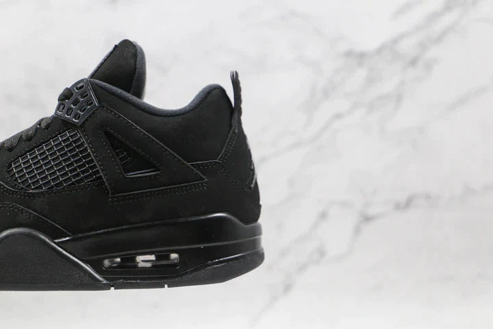 Tênis Nike Air Jordan 4 Retro Black Cat