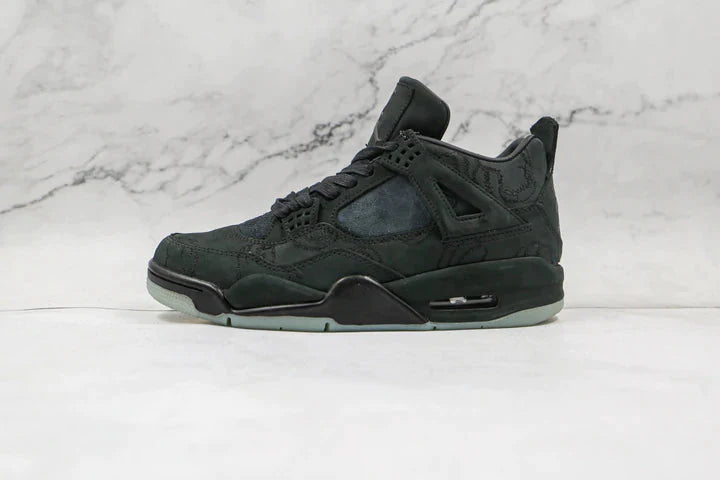 Tênis Nike Air Jordan 4 Retro Kaws Black