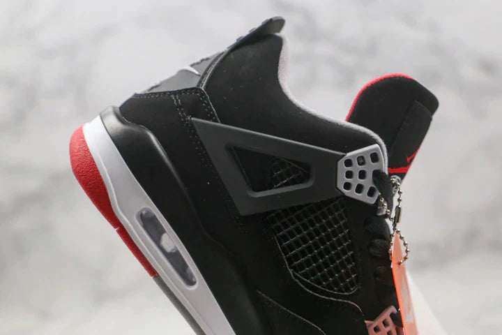 Tênis Nike Air Jordan 4 Retro Bred