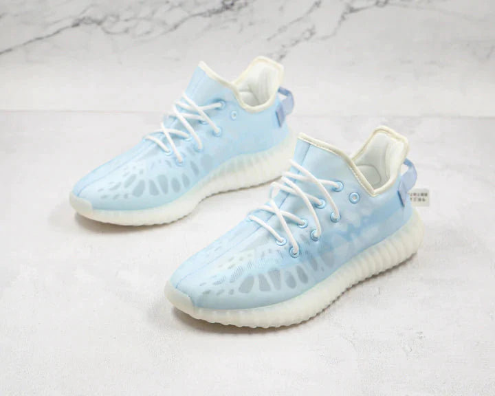 Tênis Adidas Yeezy Boost 350 V2 Mono Ice