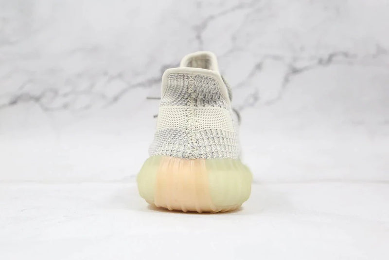 Tênis Adidas Yeezy Boost 350 V2 Lundmark (non Reflective)