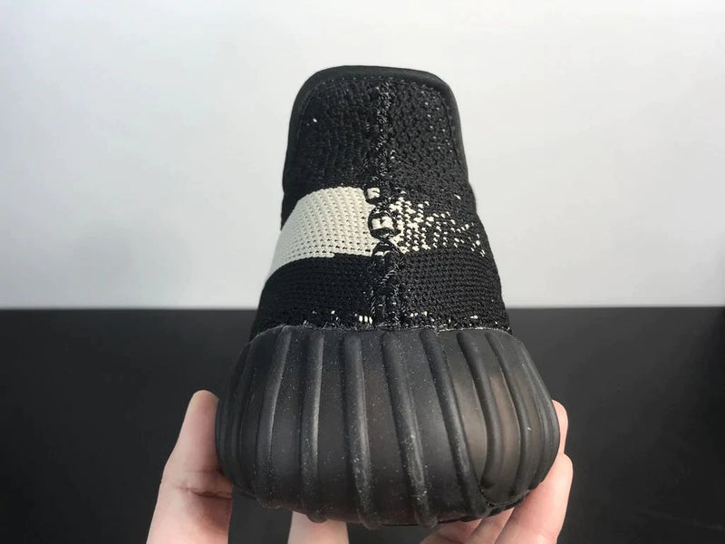 Tênis Adidas Yeezy Boost 350 V2 Oreo