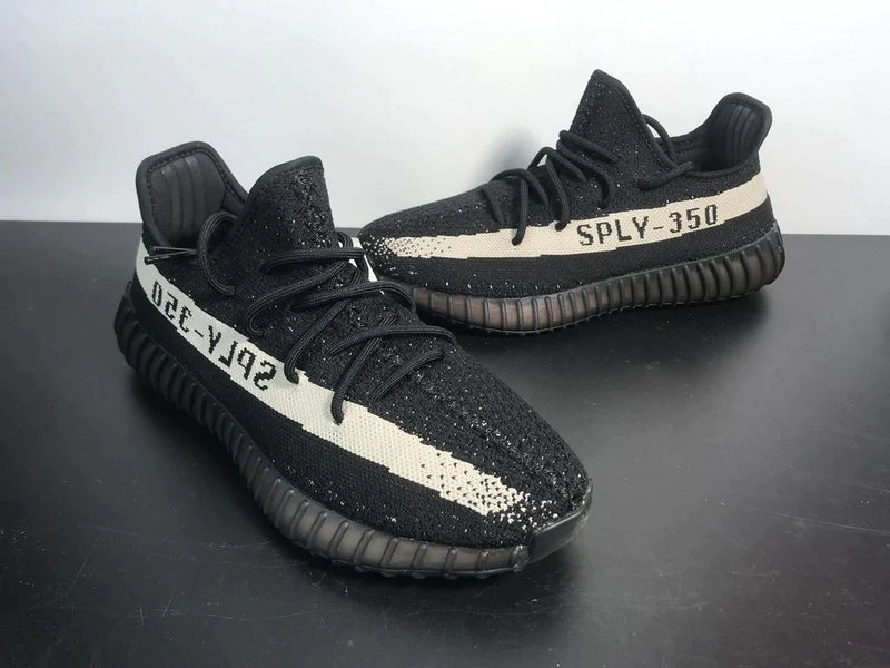 Tênis Adidas Yeezy Boost 350 V2 Oreo