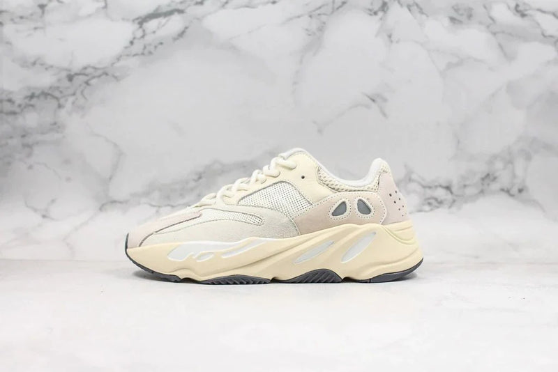 Tênis Adidas Yeezy Boost 700 Analog