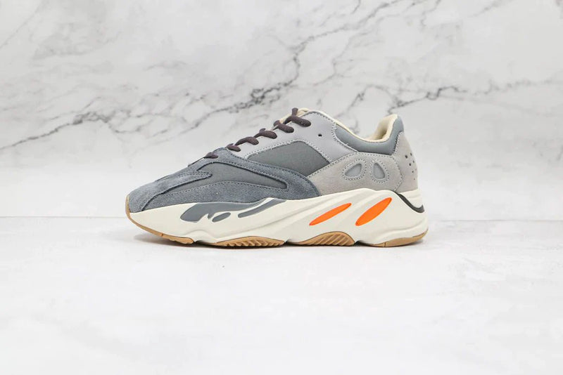 Tênis Adidas Yeezy Boost 700 Magnet