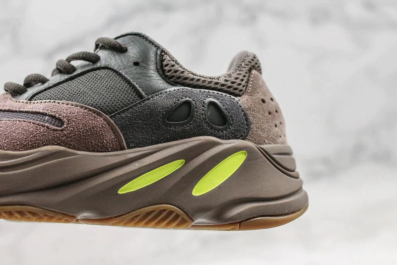 Tênis Adidas Yeezy Boost 700 Mauve