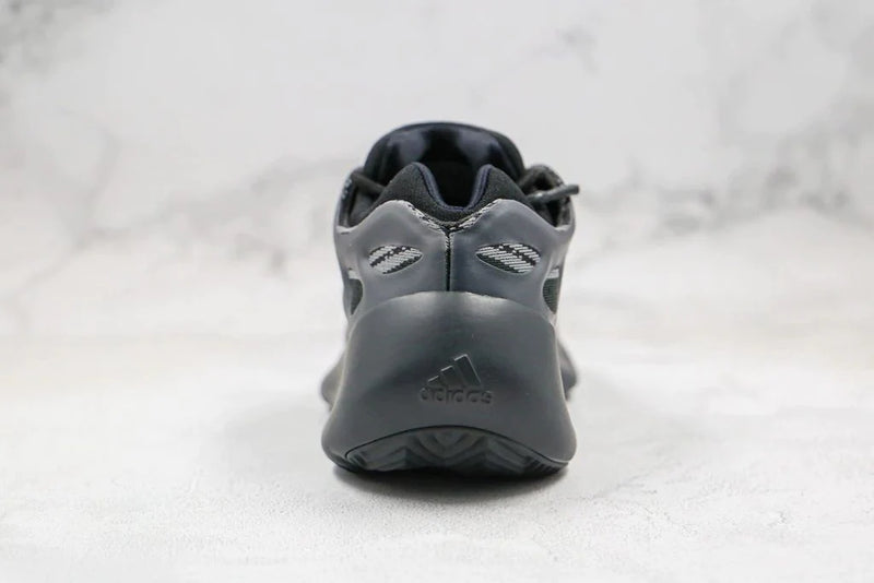 Tênis Adidas Yeezy Boost 700 V3 Alvah