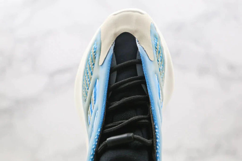 Tênis Adidas Yeezy Boost 700 V3 Arzareth