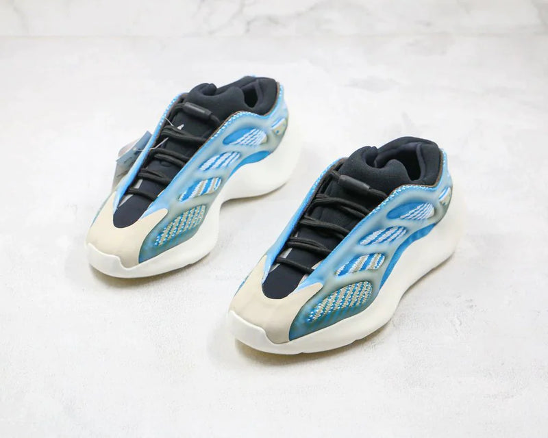 Tênis Adidas Yeezy Boost 700 V3 Arzareth