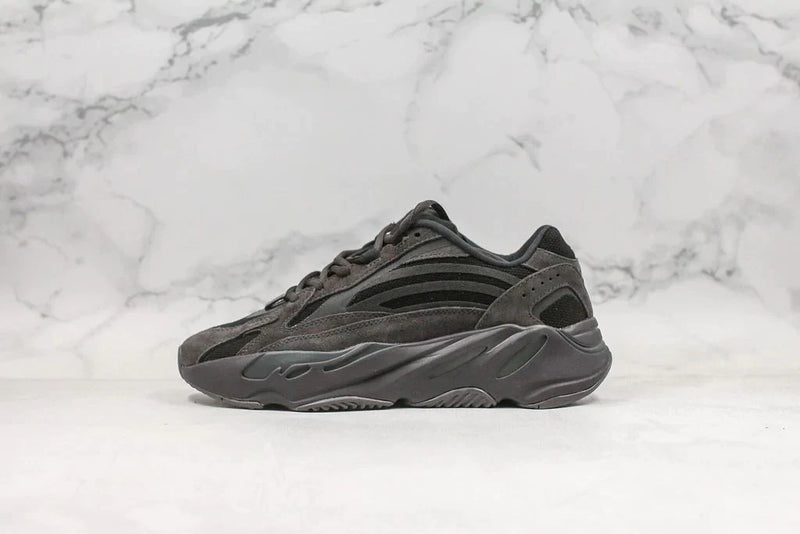 Tênis Adidas Yeezy Boost 700 Vanta