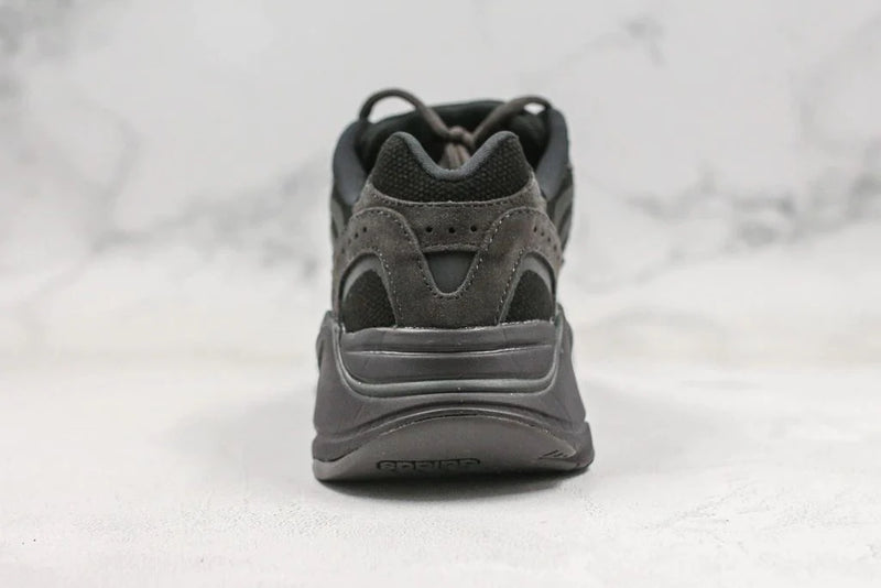 Tênis Adidas Yeezy Boost 700 Vanta