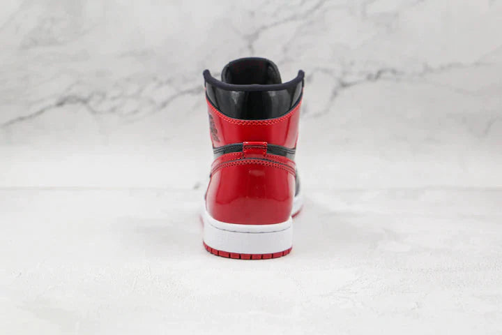 Tênis Nike Air Jordan 1 Retro High Og Bred Patent