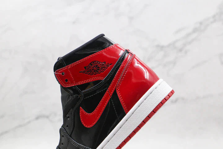 Tênis Nike Air Jordan 1 Retro High Og Bred Patent