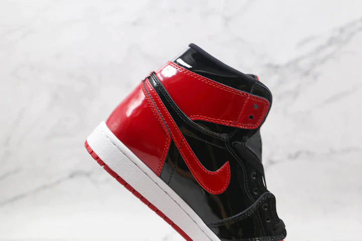 Tênis Nike Air Jordan 1 Retro High Og Bred Patent