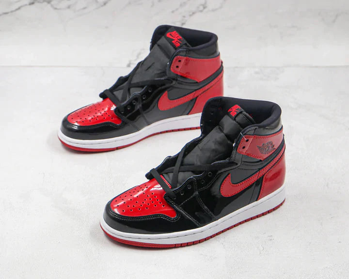 Tênis Nike Air Jordan 1 Retro High Og Bred Patent