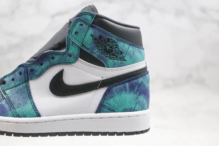 Tênis Nike Air Jordan 1 Retro High Tie Dye