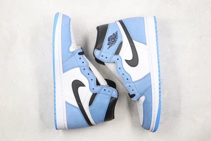 Tênis Nike Air Jordan 1 Retro High White University Blue Black