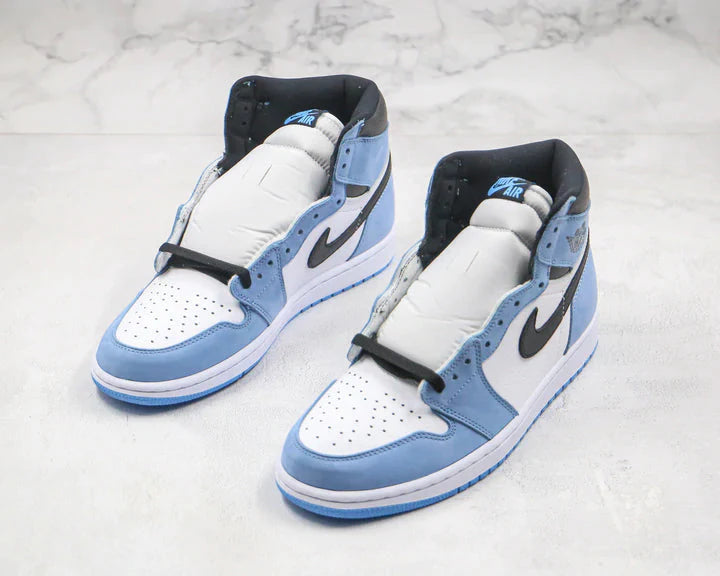 Tênis Nike Air Jordan 1 Retro High White University Blue Black