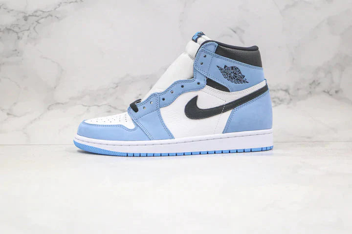 Tênis Nike Air Jordan 1 Retro High White University Blue Black