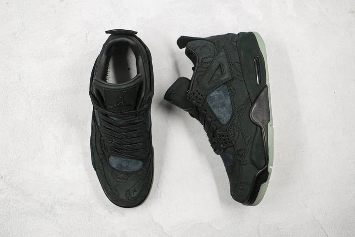 Tênis Nike Air Jordan 4 Retro Kaws Black