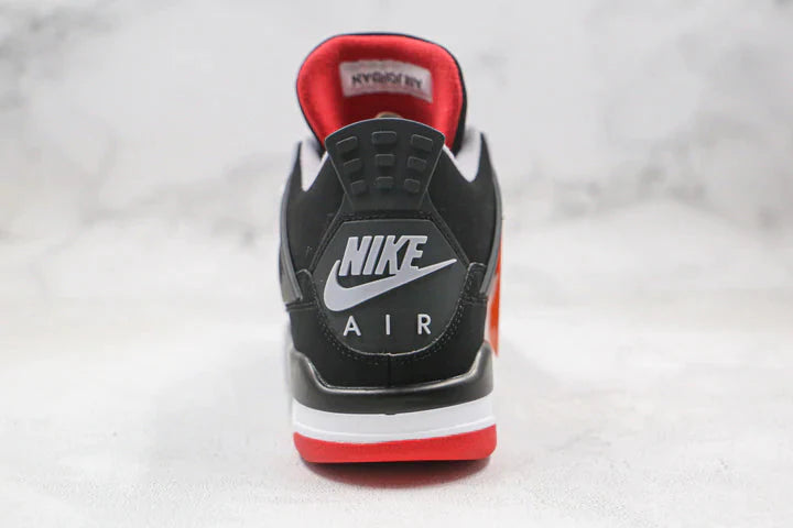 Tênis Nike Air Jordan 4 Retro Bred