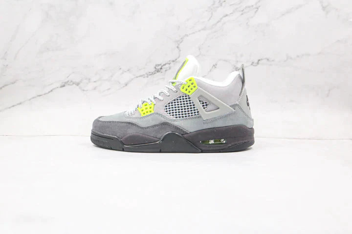 Tênis Nike Air Jordan 4 Retro Se 95 Neon