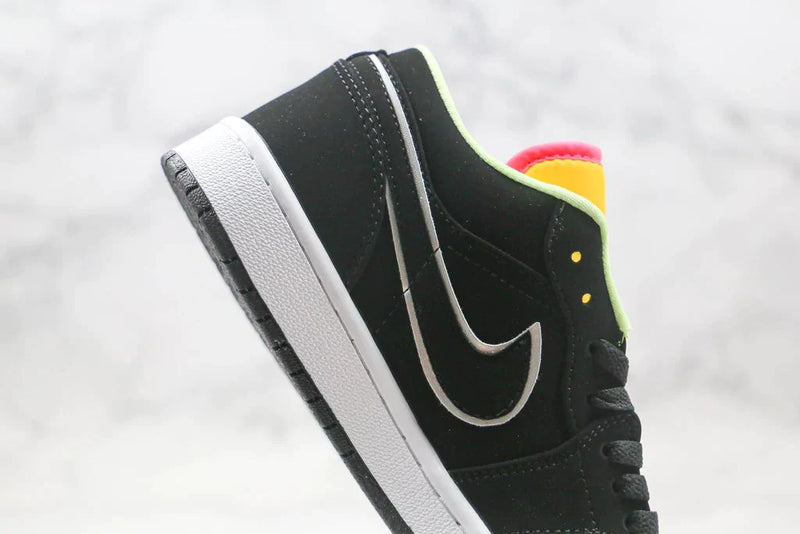 Tênis Nike Air Jordan 1 Low Black Aurora Green Laser Orange