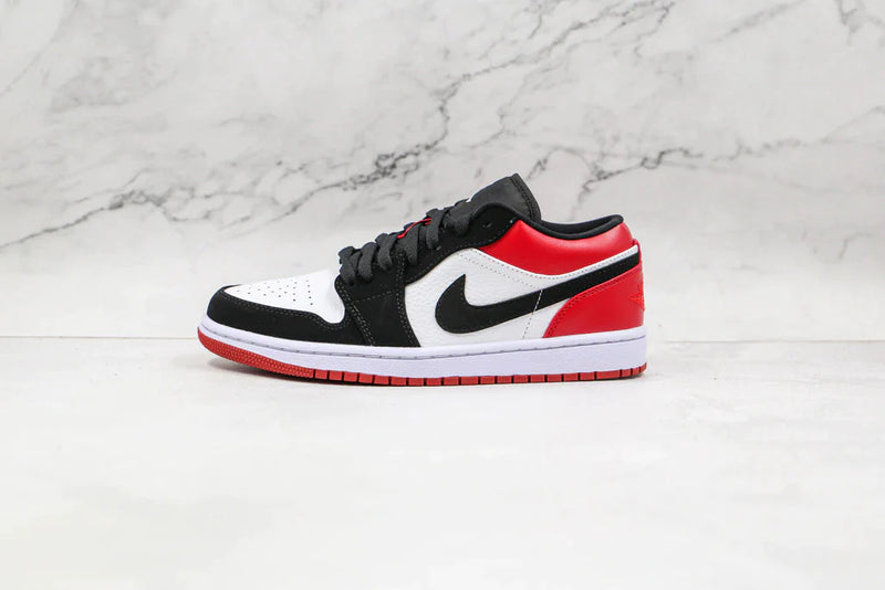 Tênis Nike Air Jordan 1 Low Black Toe