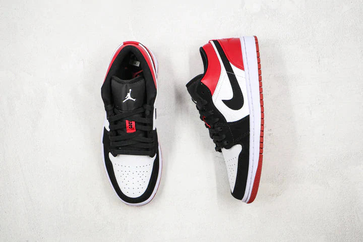 Tênis Nike Air Jordan 1 Low Black Toe