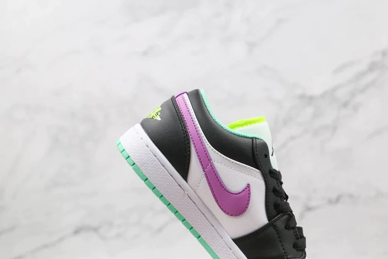 Tênis Nike Air Jordan 1 Low Green Glow Violet Shock