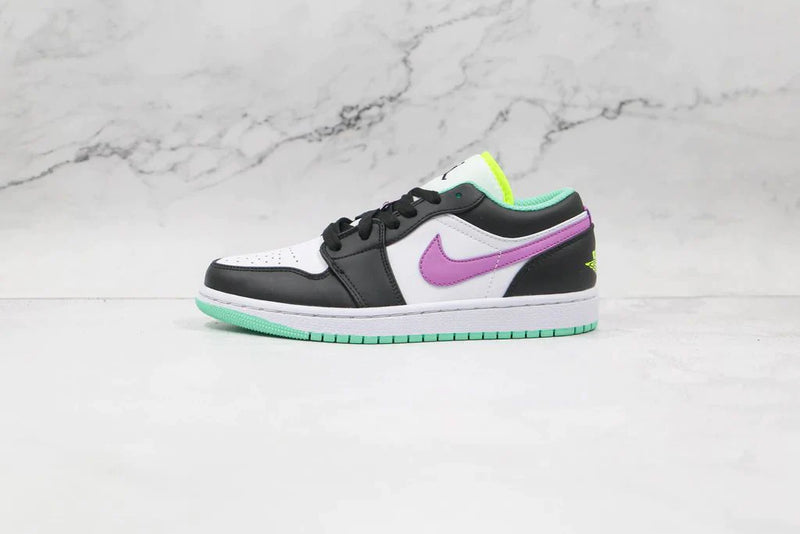 Tênis Nike Air Jordan 1 Low Green Glow Violet Shock