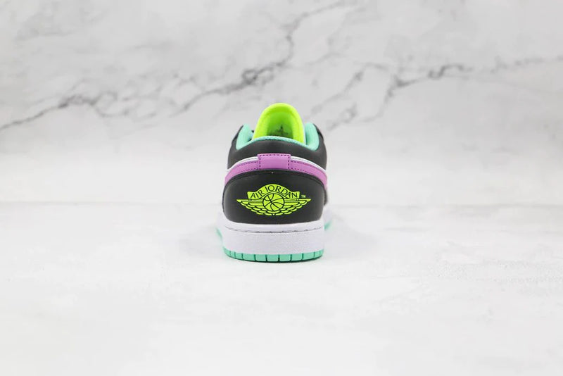 Tênis Nike Air Jordan 1 Low Green Glow Violet Shock