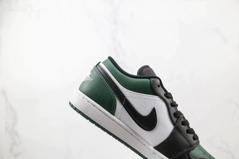 Tênis Nike Air Jordan 1 Low Green Toe