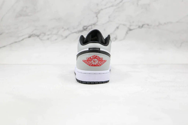 Tênis Nike Air Jordan 1 Low Light Smoke Grey