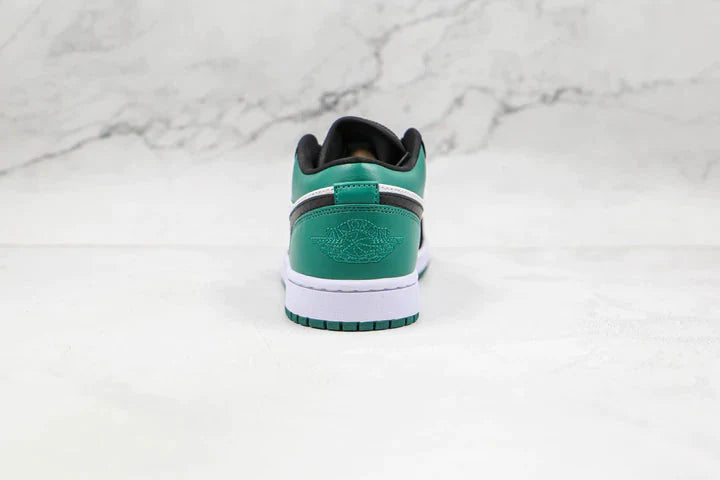 Tênis Nike Air Jordan 1 Low White Black Mystic Green