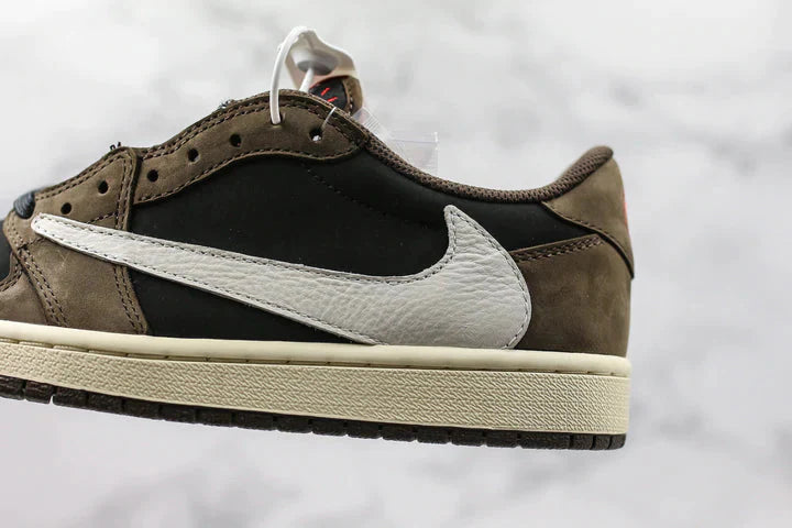 Tênis Nike Air Jordan 1 Retro Low Og Sp Travis Scott