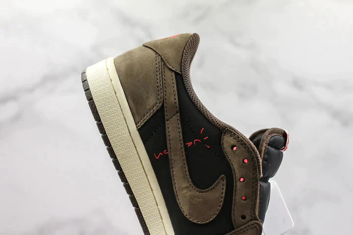 Tênis Nike Air Jordan 1 Retro Low Og Sp Travis Scott