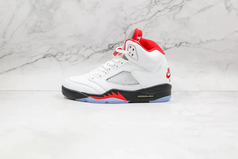 Tênis Nike Air Jordan 5 Retro Fire Red Silver Tongue