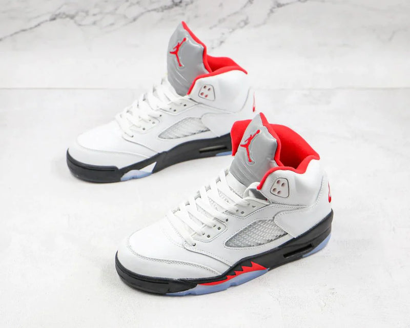 Tênis Nike Air Jordan 5 Retro Fire Red Silver Tongue