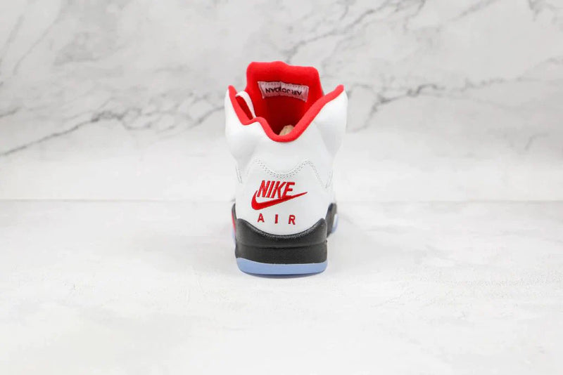 Tênis Nike Air Jordan 5 Retro Fire Red Silver Tongue