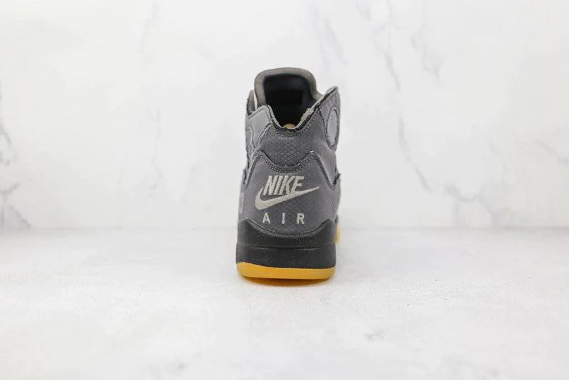 Tênis Nike Air Jordan 5 Retro Off-white Black