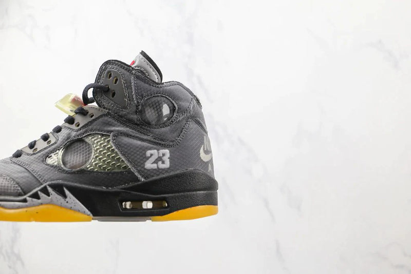 Tênis Nike Air Jordan 5 Retro Off-white Black