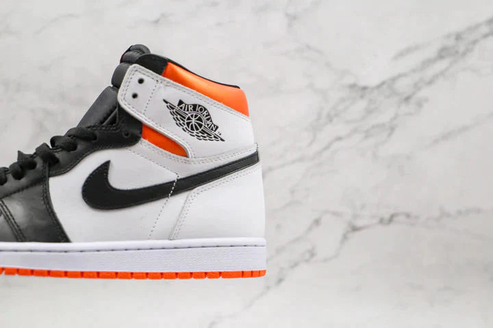 Tênis Nike Air Jordan 1 Retro High Electro Orange