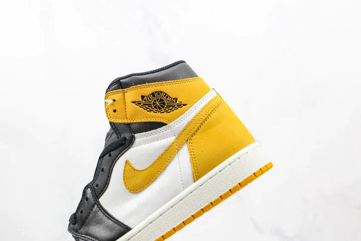 Tênis Nike Air Jordan 1 Retro High Yellow Ochre