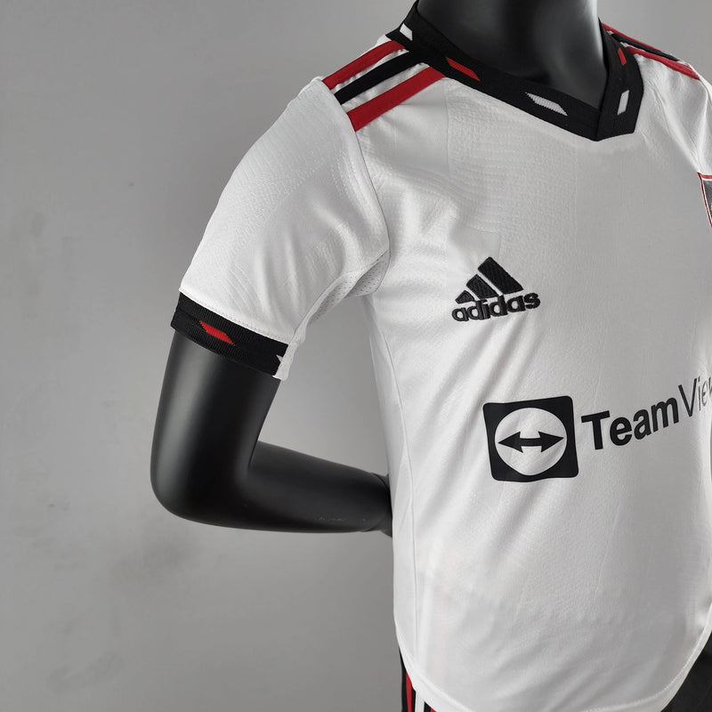 Kit Infantil Manchester United II 22/23 Adidas - Branco