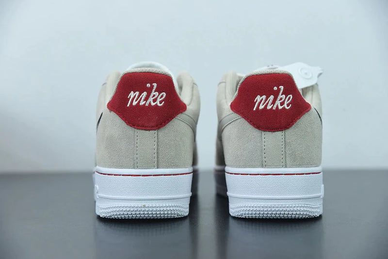 Tênis Nike Air Force 1 Low First Use Light Sail Red